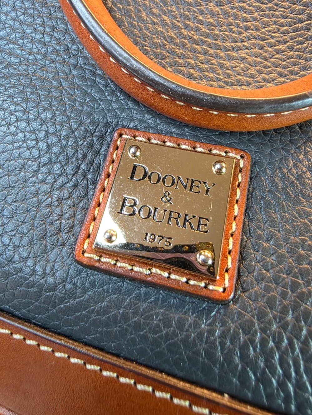 SALE!! Dooney and Bourke Dome Bag in Olive Gray with Matching Zipper Wallet EUC - Picture 12 of 14